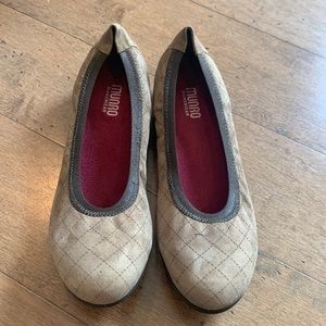 Women’s Munro size 9